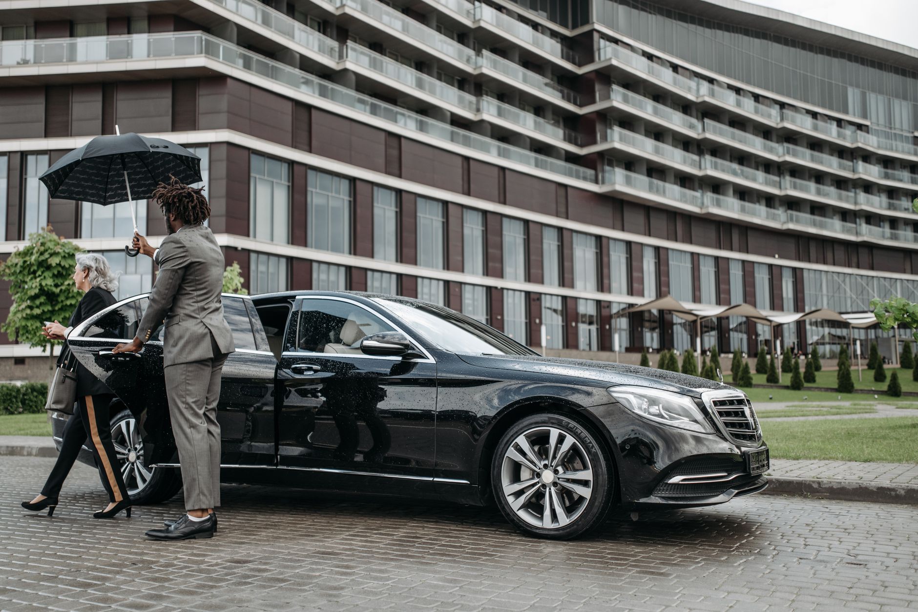 Chauffeur privé équipe à Saint-Nazaire